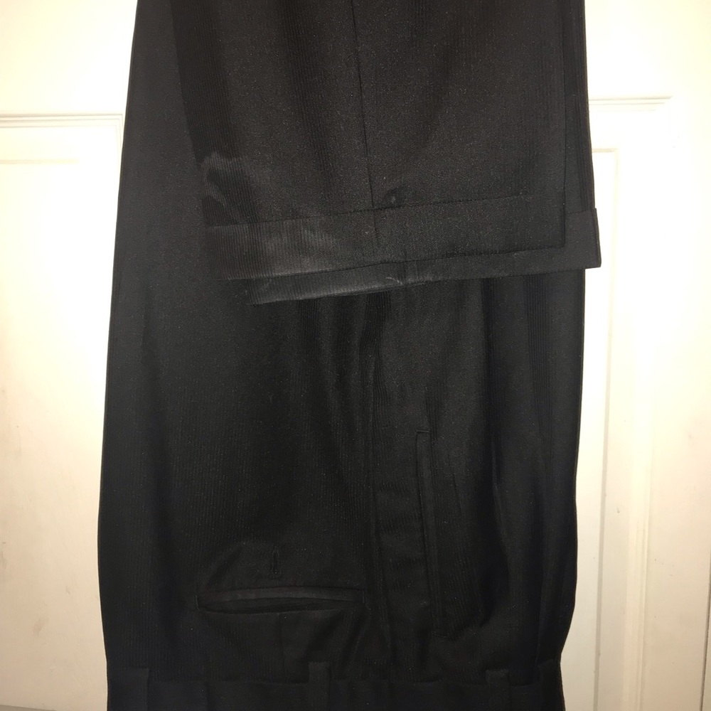 🔥 Bundle of 4 men’s pants 💥pre loved - Picture 7 of 8
